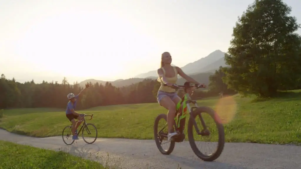 Е-Вело Просто - девушка електровелосипед природа, все про электровелосипеды, удобно, практично и просто