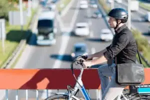 Е-Вело Просто - мужчина електровелосипед город, все про электровелосипеды, удобно, практично и просто
