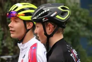 Е-Вело Просто - мальчики велосипедисты шлем, все про электровелосипеды, удобно, практично и просто